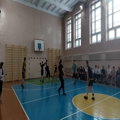 Соревнования по баскетболу среди студентов колледжа